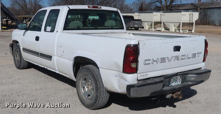 image for item DD5420 2004 Chevrolet Silverado 1500 Ext. Cab pickup truck