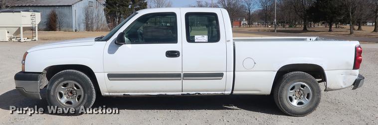 image for item DD5420 2004 Chevrolet Silverado 1500 Ext. Cab pickup truck