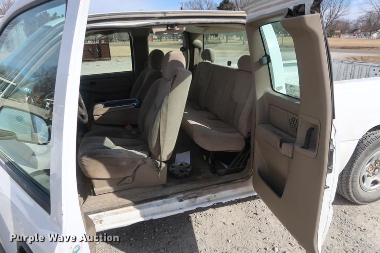 image for item DD5420 2004 Chevrolet Silverado 1500 Ext. Cab pickup truck