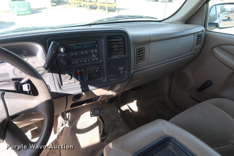 image for item DD5420 2004 Chevrolet Silverado 1500 Ext. Cab pickup truck