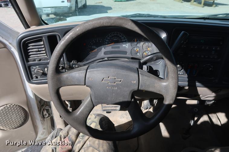 image for item DD5420 2004 Chevrolet Silverado 1500 Ext. Cab pickup truck