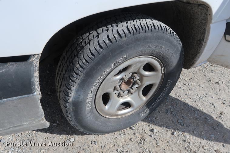 image for item DD5420 2004 Chevrolet Silverado 1500 Ext. Cab pickup truck