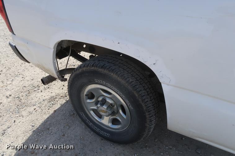 image for item DD5420 2004 Chevrolet Silverado 1500 Ext. Cab pickup truck