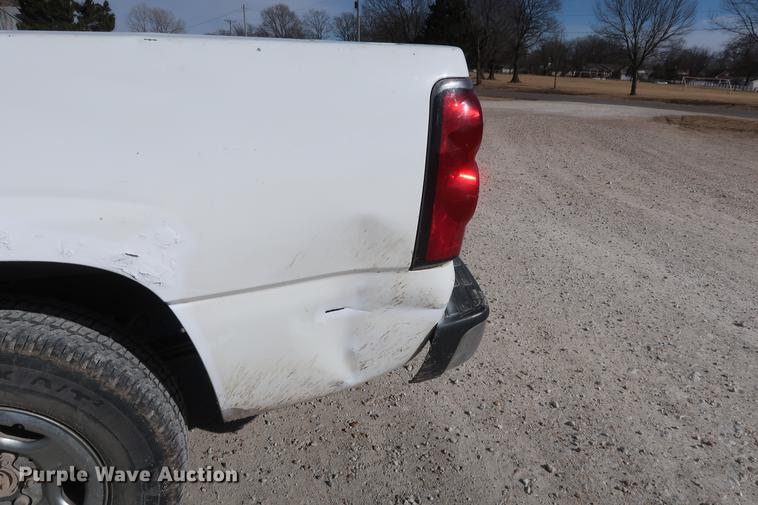 image for item DD5420 2004 Chevrolet Silverado 1500 Ext. Cab pickup truck