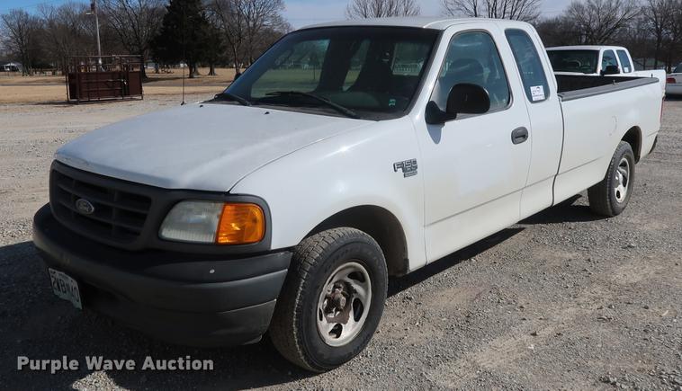 image for item DD5421 2004 Ford F150 SuperCab pickup truck