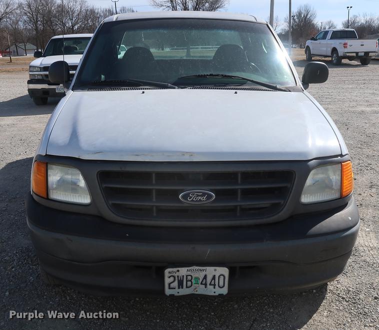 image for item DD5421 2004 Ford F150 SuperCab pickup truck