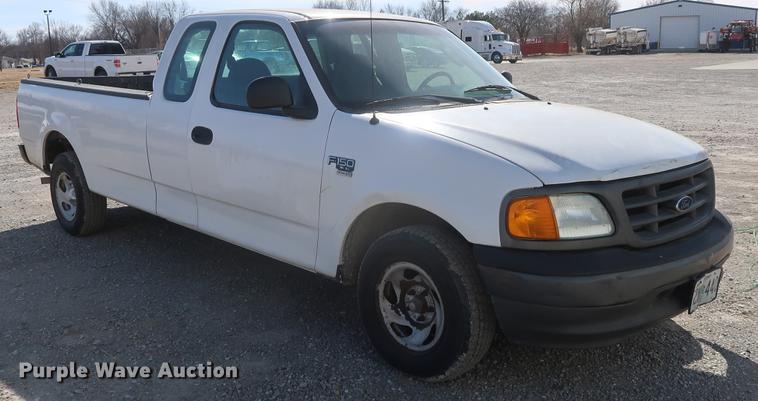 image for item DD5421 2004 Ford F150 SuperCab pickup truck