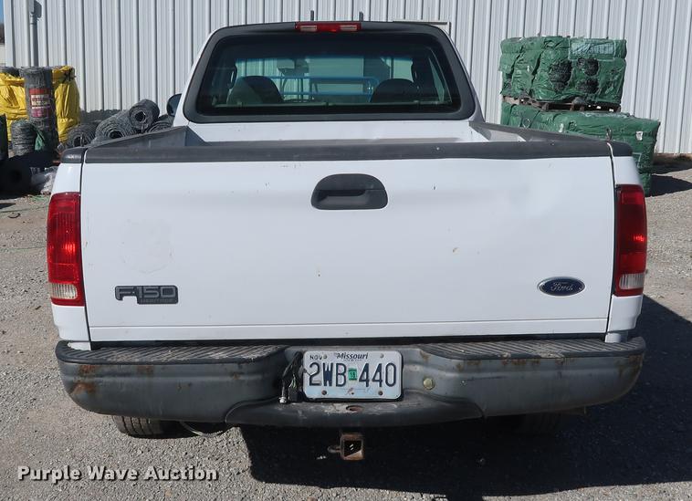 image for item DD5421 2004 Ford F150 SuperCab pickup truck