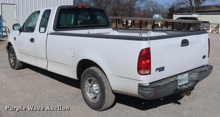 image for item DD5421 2004 Ford F150 SuperCab pickup truck