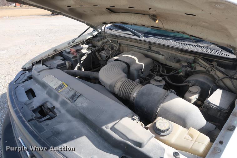 image for item DD5421 2004 Ford F150 SuperCab pickup truck