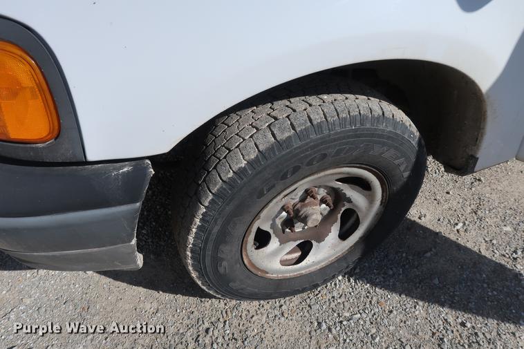 image for item DD5421 2004 Ford F150 SuperCab pickup truck