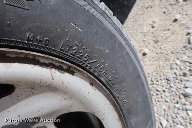 image for item DD5421 2004 Ford F150 SuperCab pickup truck