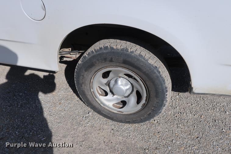 image for item DD5421 2004 Ford F150 SuperCab pickup truck