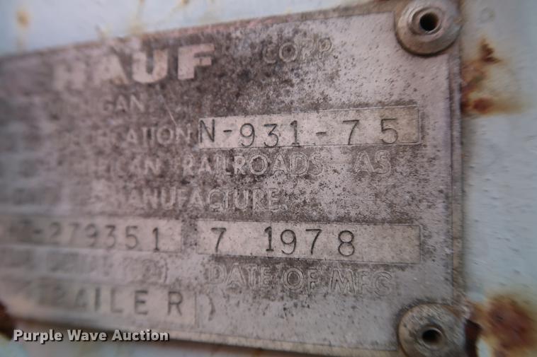 image for item DD5422 1978 Fruehauf dry van trailer