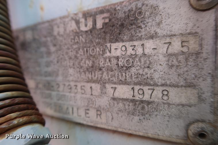 image for item DD5422 1978 Fruehauf dry van trailer