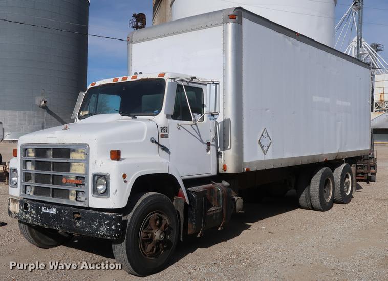 image for item DD5423 1987 International F2375 box truck