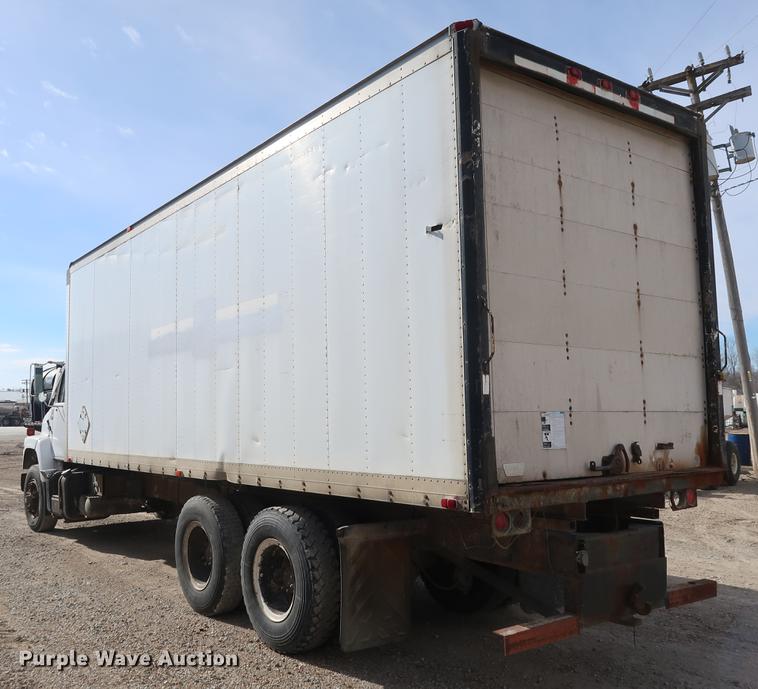image for item DD5423 1987 International F2375 box truck