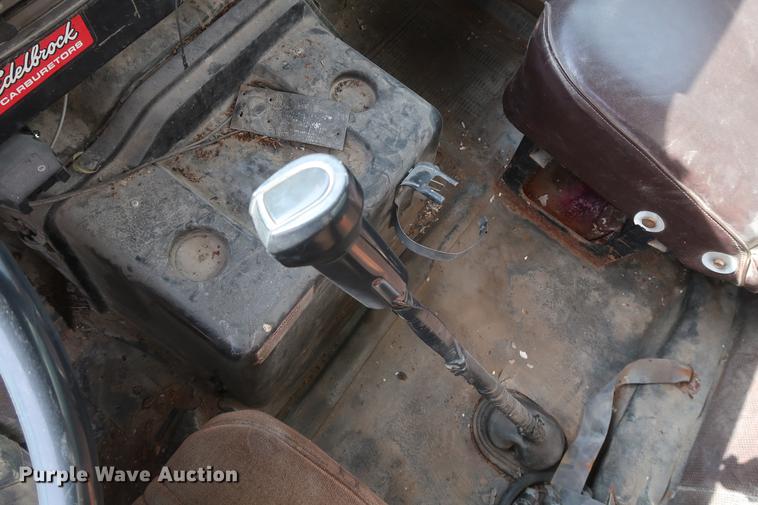 image for item DD5423 1987 International F2375 box truck