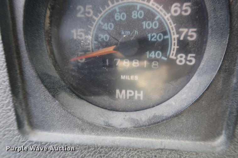 image for item DD5423 1987 International F2375 box truck