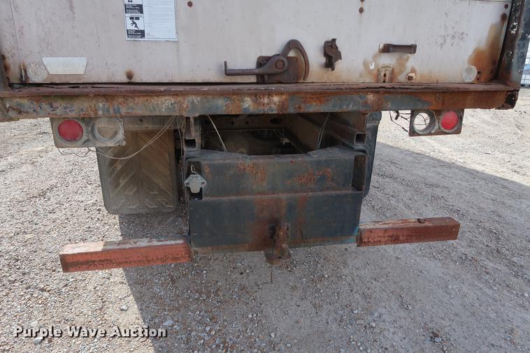 image for item DD5423 1987 International F2375 box truck