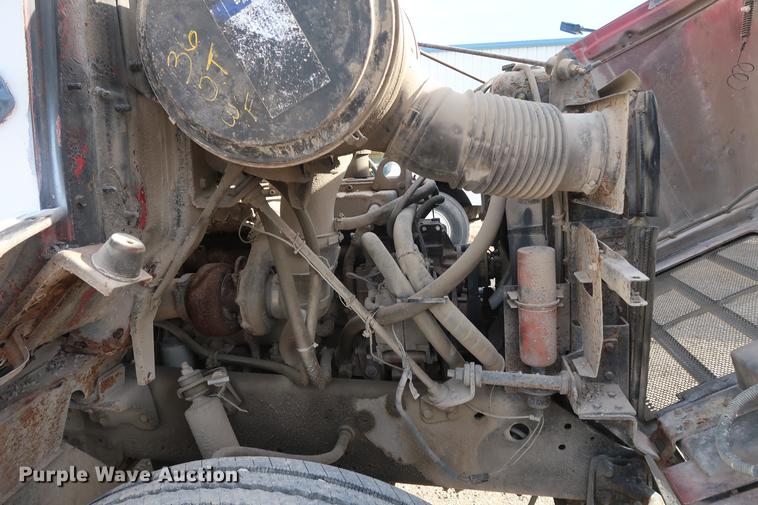 image for item DD5423 1987 International F2375 box truck