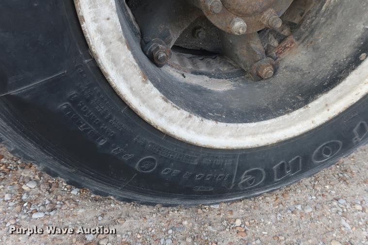 image for item DD5423 1987 International F2375 box truck