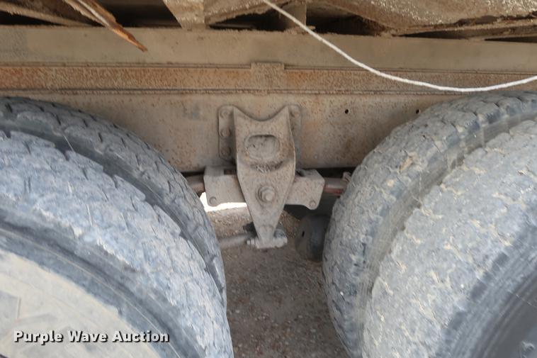 image for item DD5423 1987 International F2375 box truck