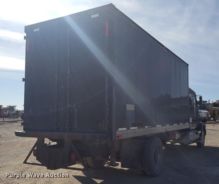 image for item DD5435 1991 Volvo WIA box truck