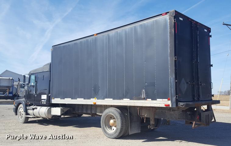 image for item DD5435 1991 Volvo WIA box truck