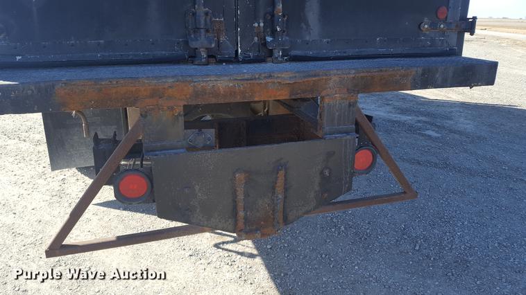 image for item DD5435 1991 Volvo WIA box truck