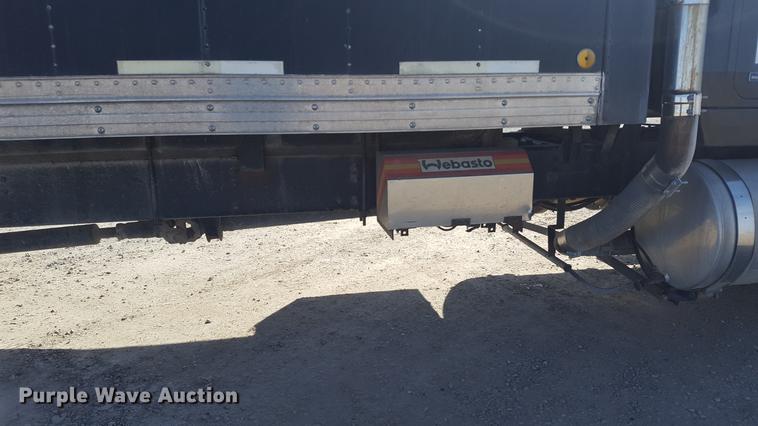 image for item DD5435 1991 Volvo WIA box truck