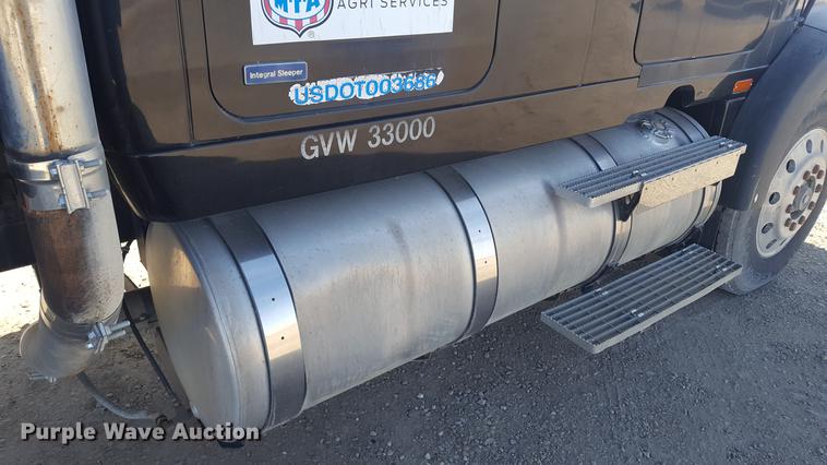 image for item DD5435 1991 Volvo WIA box truck