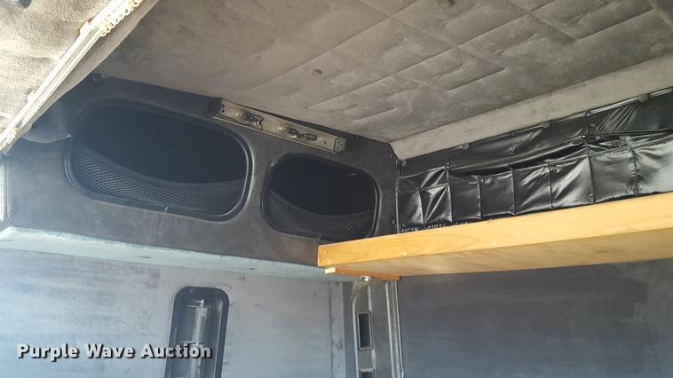 image for item DD5435 1991 Volvo WIA box truck