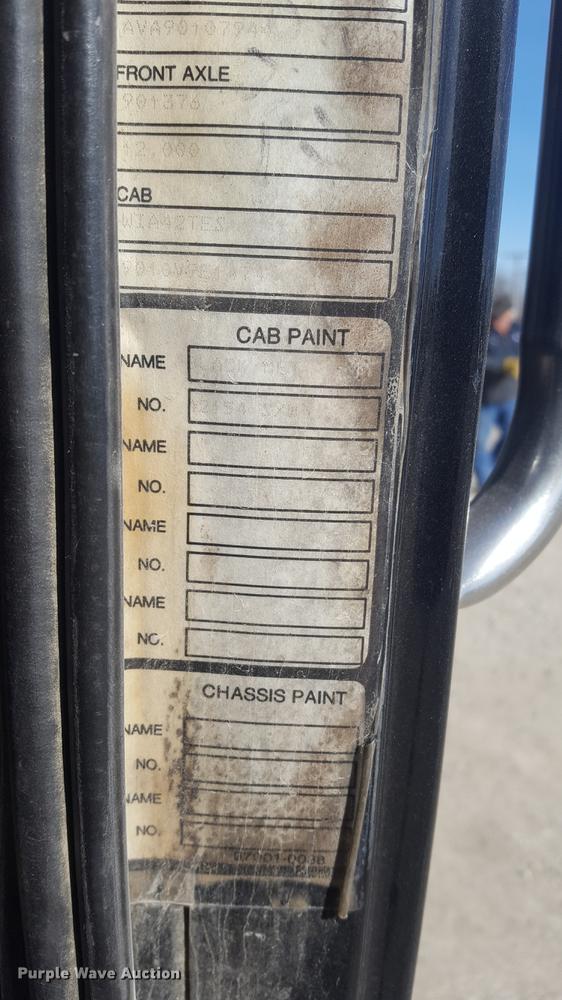 image for item DD5435 1991 Volvo WIA box truck