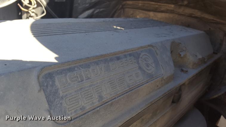 image for item DD5435 1991 Volvo WIA box truck