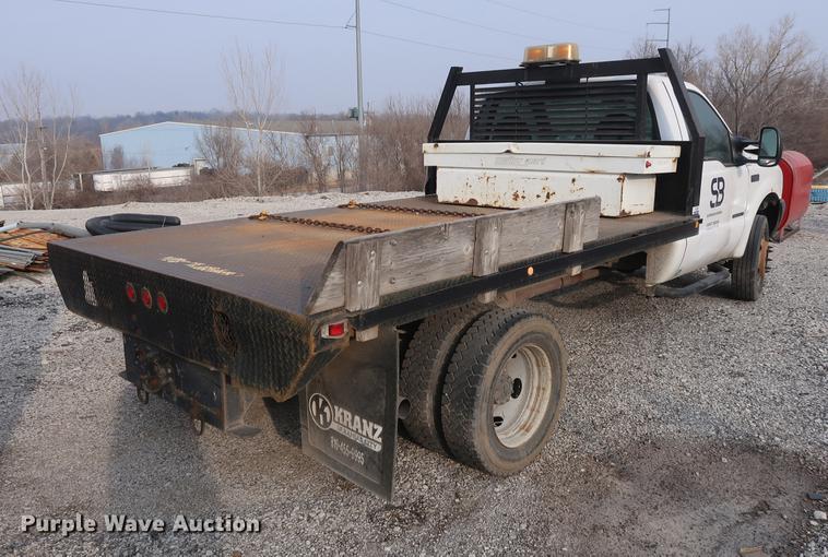 image for item DD5442 2002 Ford F450 Super Duty flatbed truck