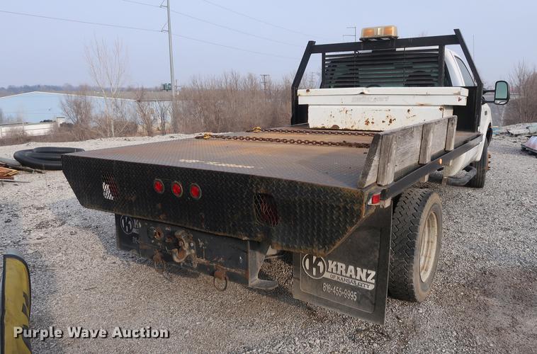 image for item DD5442 2002 Ford F450 Super Duty flatbed truck