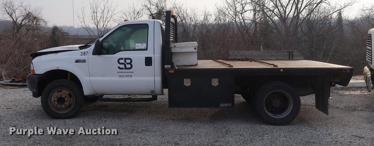 image for item DD5442 2002 Ford F450 Super Duty flatbed truck