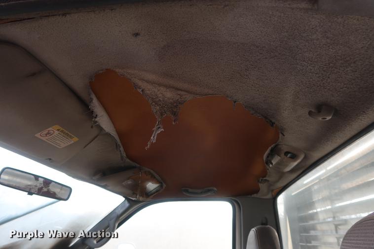 image for item DD5442 2002 Ford F450 Super Duty flatbed truck