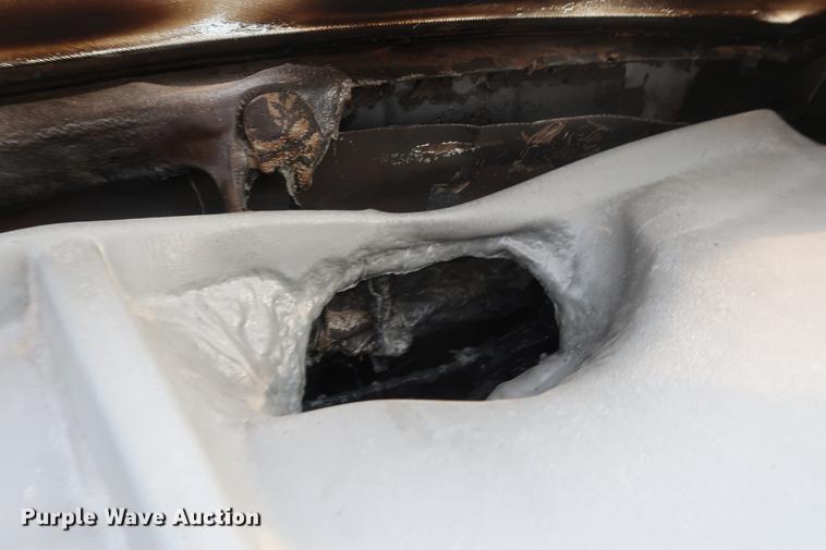 image for item DD5442 2002 Ford F450 Super Duty flatbed truck