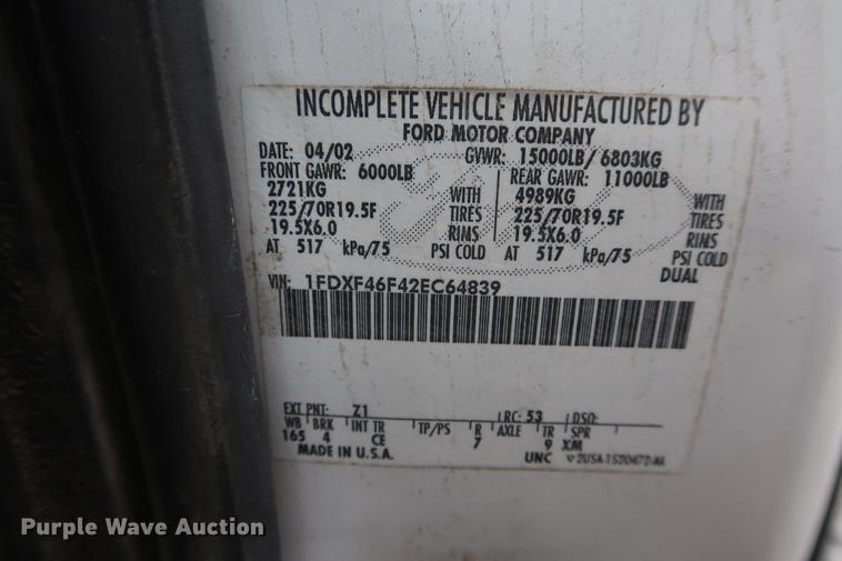 image for item DD5442 2002 Ford F450 Super Duty flatbed truck