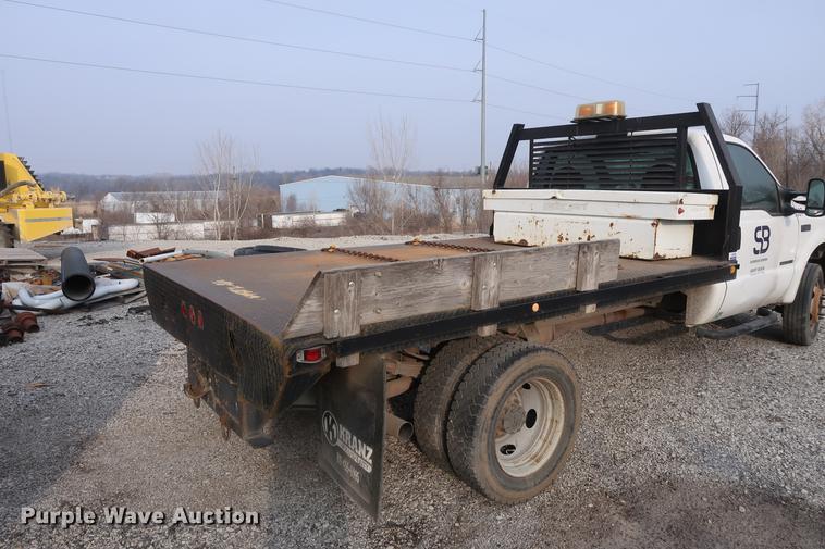 image for item DD5442 2002 Ford F450 Super Duty flatbed truck