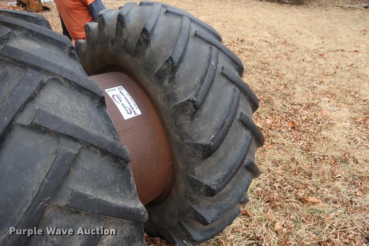 image for item DD5448 (2) International 18.4-34 dual tires and wheels