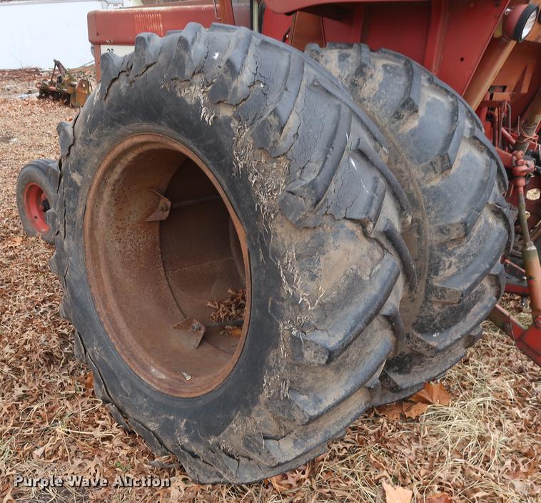 image for item DD5448 (2) International 18.4-34 dual tires and wheels