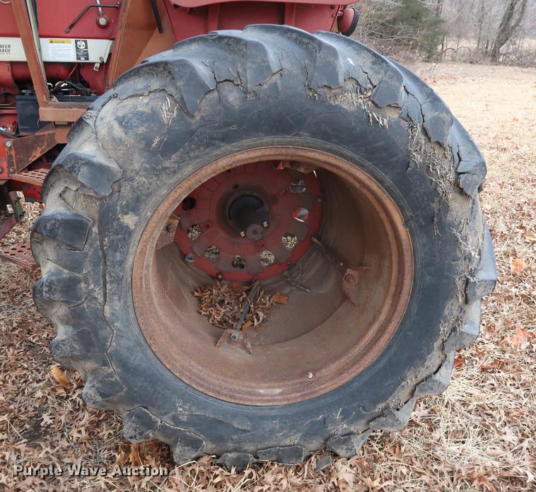 image for item DD5448 (2) International 18.4-34 dual tires and wheels