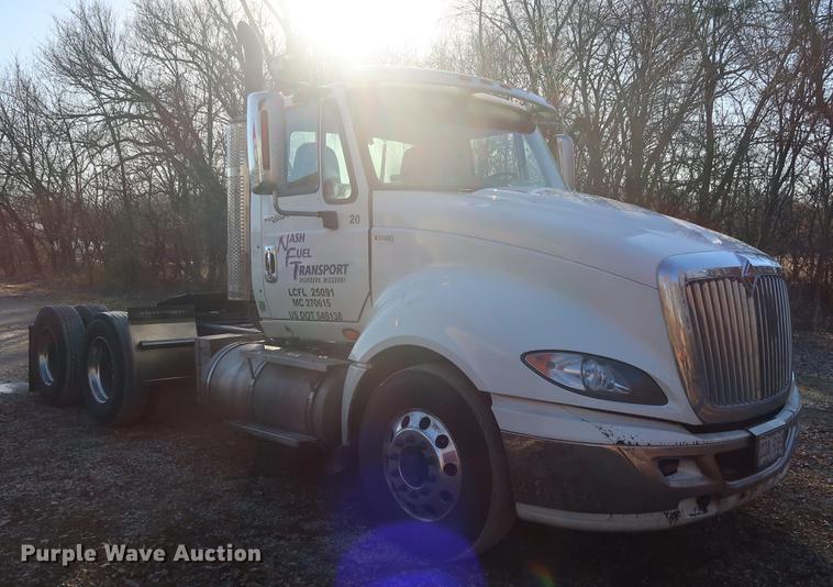 image for item DF3512 2013 International ProStar semi truck