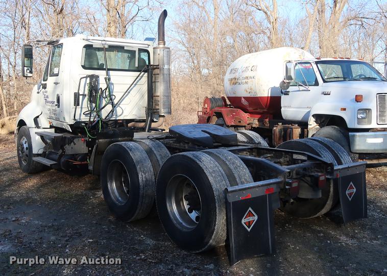 image for item DF3512 2013 International ProStar semi truck