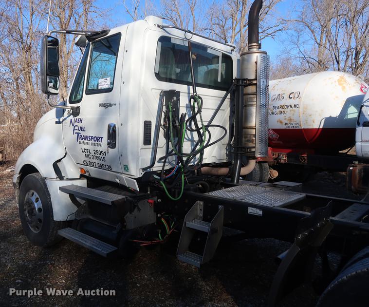 image for item DF3512 2013 International ProStar semi truck