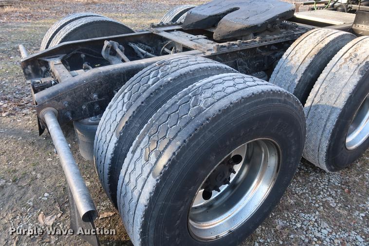 image for item DF3512 2013 International ProStar semi truck