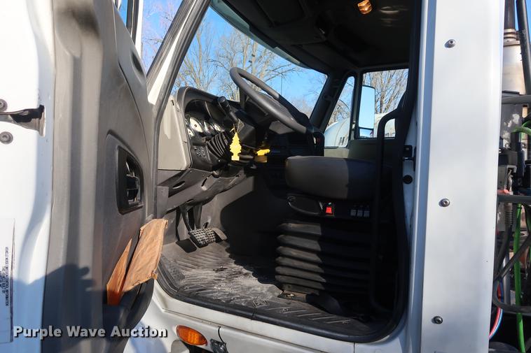 image for item DF3512 2013 International ProStar semi truck